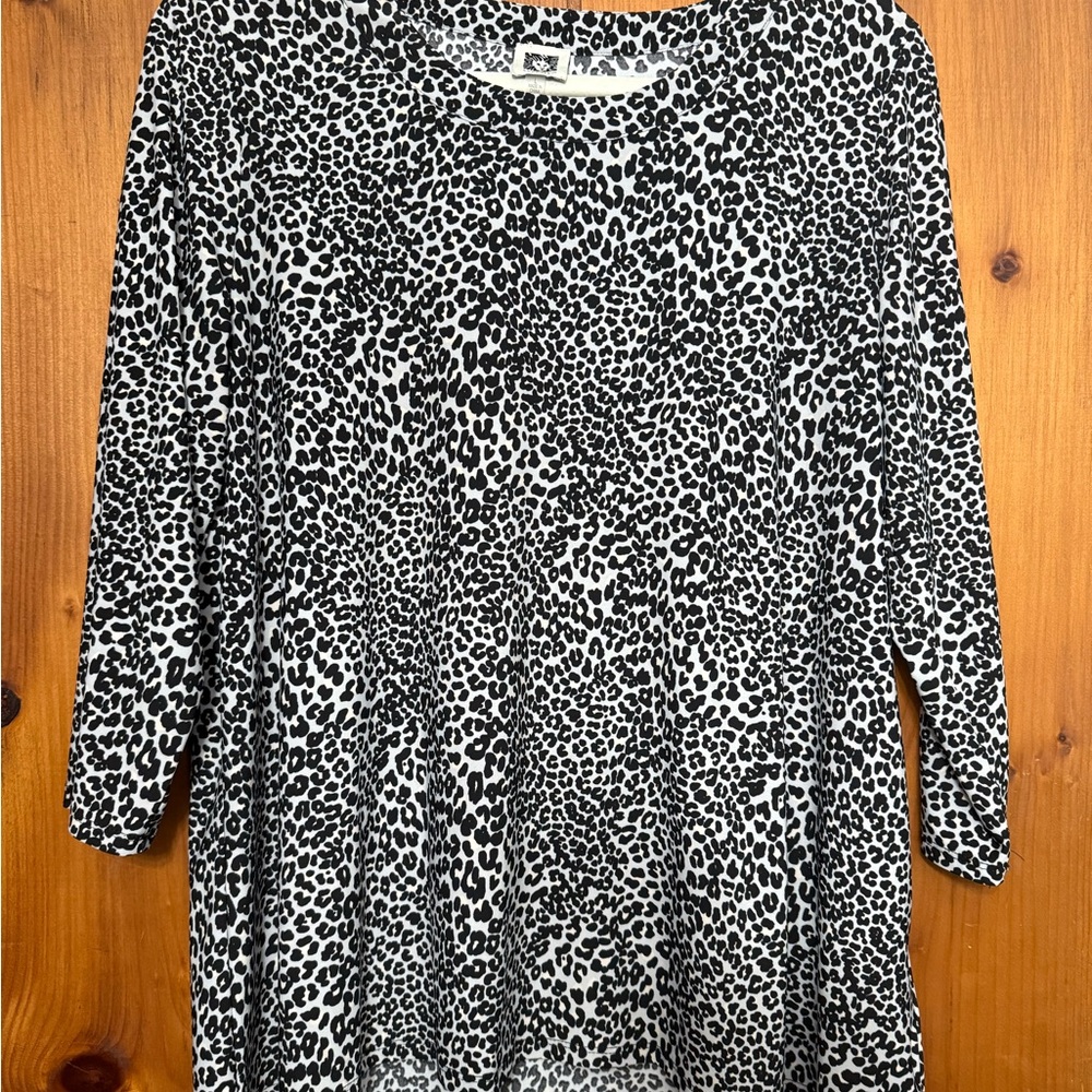 Anne Klein Black and White 3/4 Sleeve Boxy Tunic